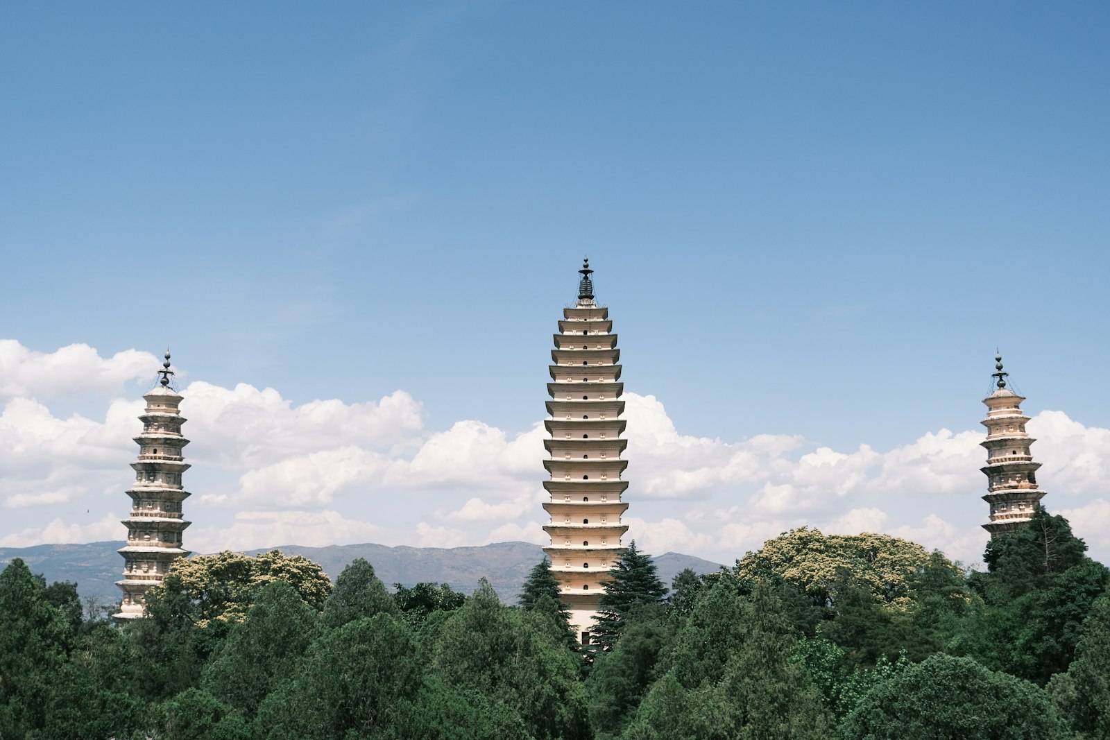 大理崇圣寺三塔